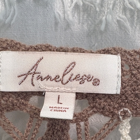 ANDREE BY UNIT Floral Crochet Cardigan in Brown and Cream - Picture 2 of 4